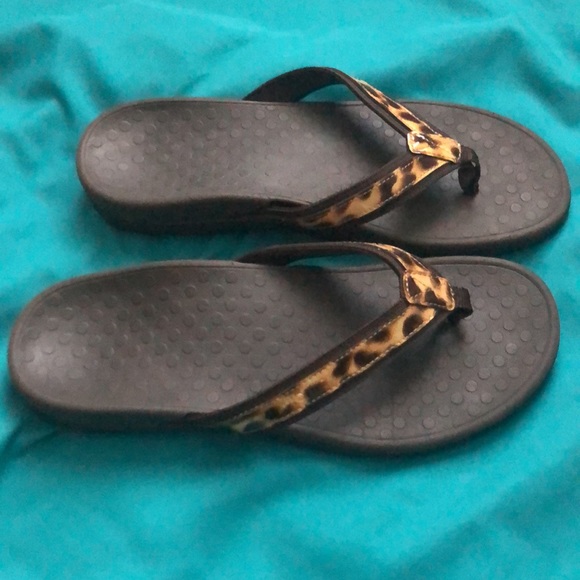 Vionic Flip Flops - Picture 8 of 9